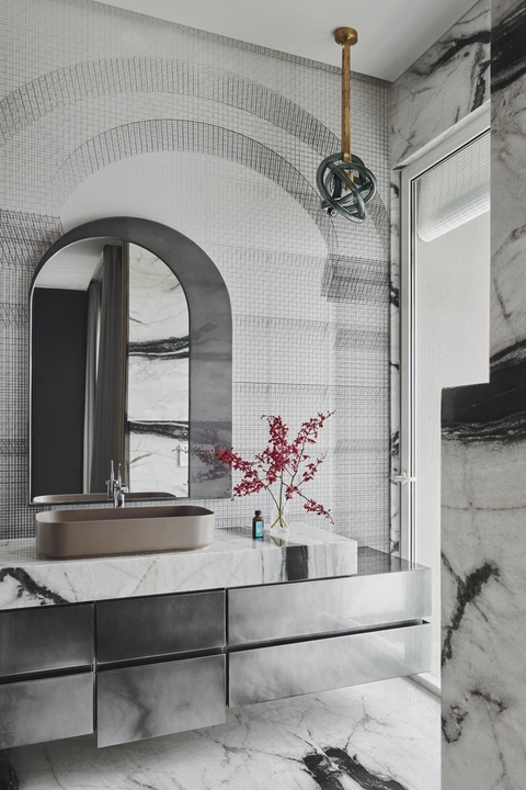 SHINE ON – An Indian residence