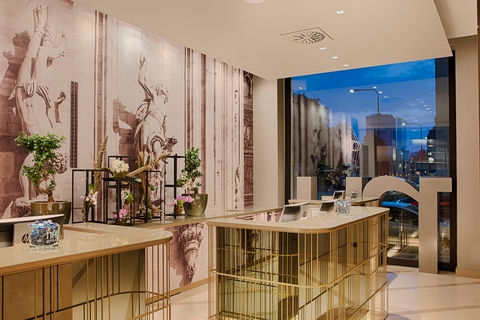 A WALK IN MILAN- NH TOURING